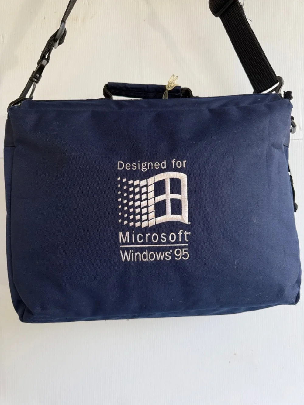 VINTAGE WINDOWS 95 MESSENGER BAG 1995 COMPUTER LAPTOP CROSSBODY BLUE